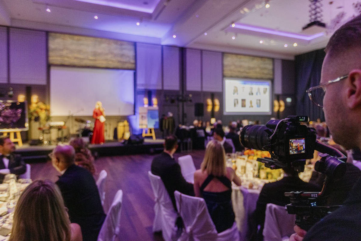 Jeremy Grob beim Filmen eines Events